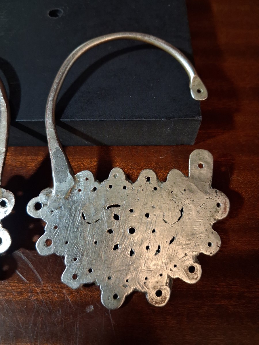 Two Pieces Of Women's Oriental Jewelry—egypt, The Levant, Or The Arabian Peninsula-photo-1