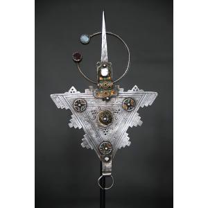 Moroccan Enameled Silver Fibula - Ait Ouaouzguit Tribe - Morocco, 19th-early 20th Century 