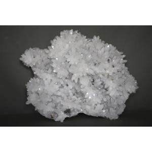 Minéralogie: important bloc de quartz avec traces de pyrite - 8kg