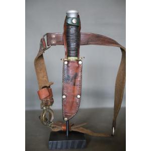  Ancien couteau de scout avec étui et ceinturon - France, marque la Hutte, années 50-60