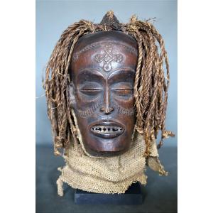Antique Tchokwé Female Mask—angola, Mid-20th Century Or Earlier