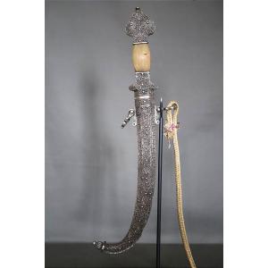 Moroccan Dagger Known As A "koumya," Silver And Light-colored Horn - Morocco, Late 19th To Early 20th Century