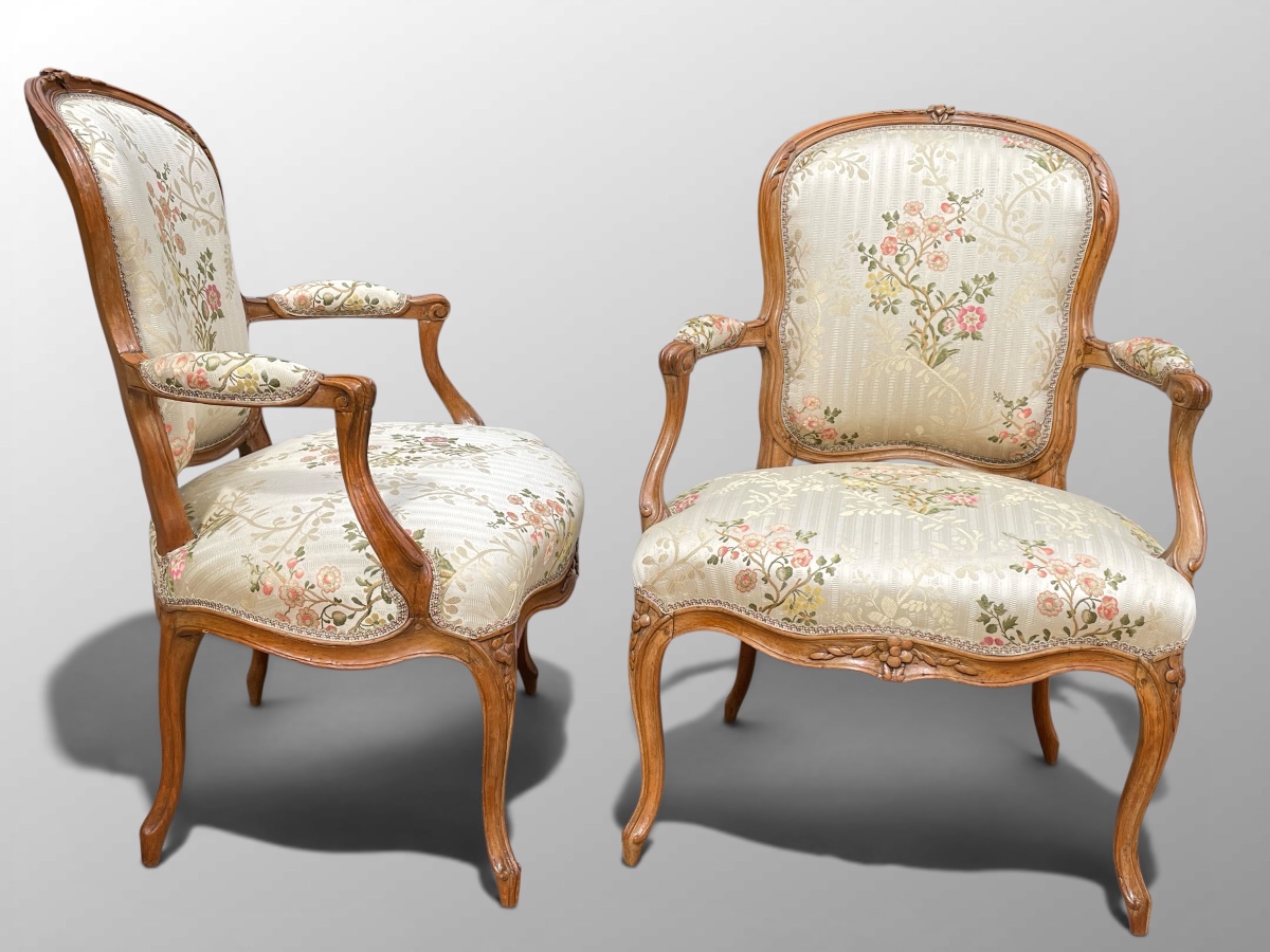 Paire de fauteuils en cabriolet époque Louis XV estampillés Pierre Remy-photo-1