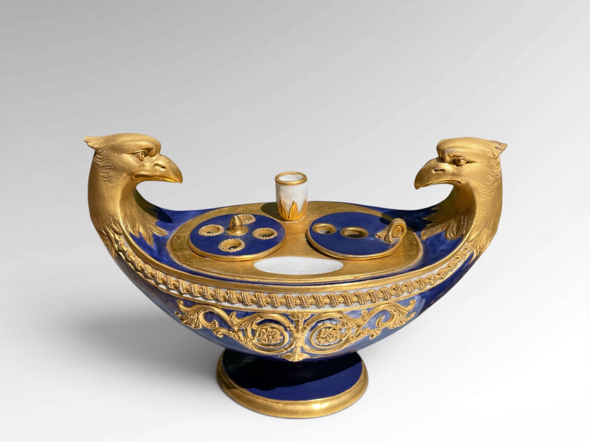 Encrier en porcelaine de Paris. Début du XIXe siècle. -photo-2