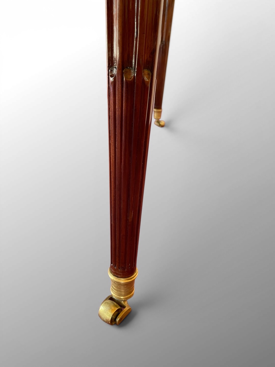 Très grande table bouillotte en acajou - 130 cm -. Fin du XVIIIe / début du XIXe.-photo-2