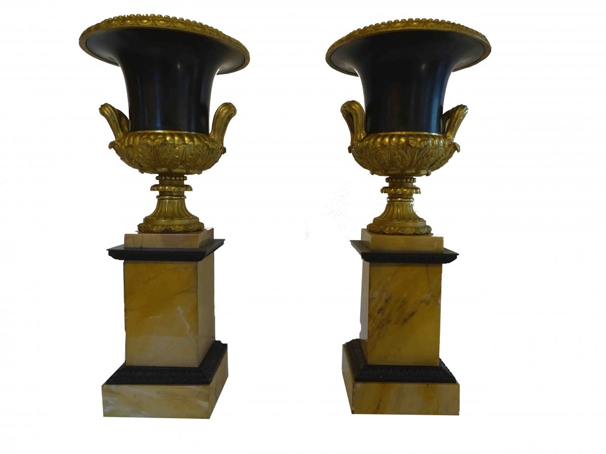 Paire De Vases Médicis Formant Cassolettes Epoque Restauration