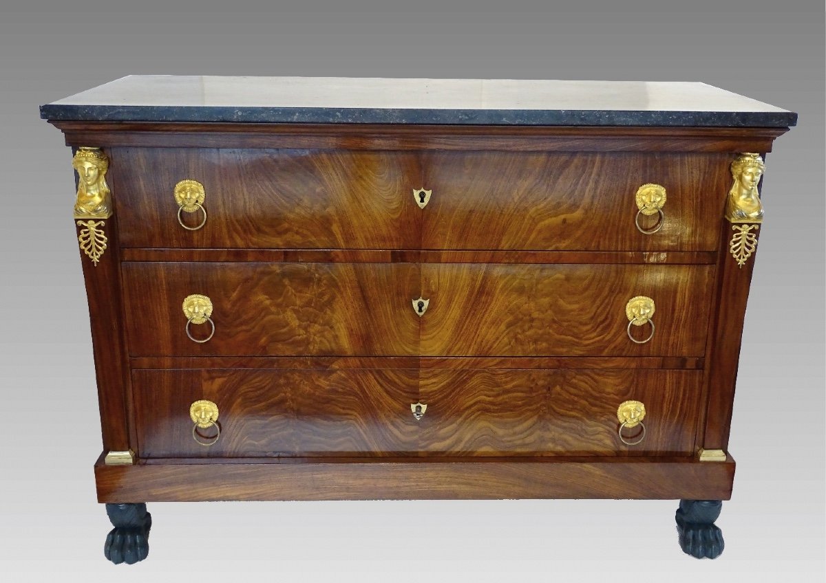 Commode époque Premier Empire. Acajou Et Bronzes Dorés.