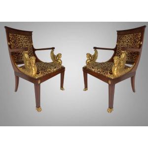 Paire De Fauteuils à Chassis. Modèle Aux Sphinges Ailées. Epoque Premier Empire - Russie.