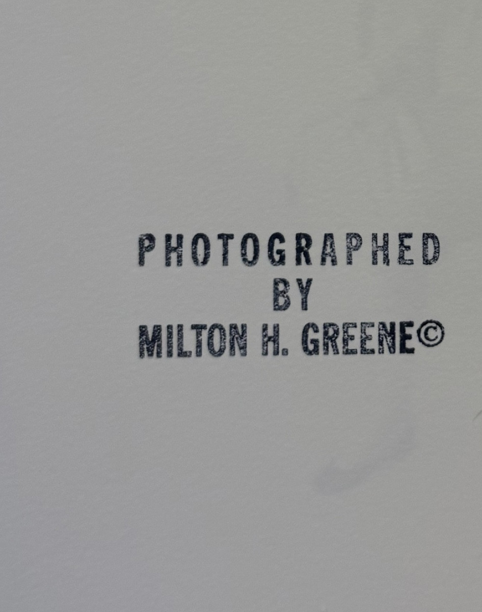 Milton H.greene - Marilyn Monroe Is Ready To Read Your Palm - Digital Print - 1956-photo-1