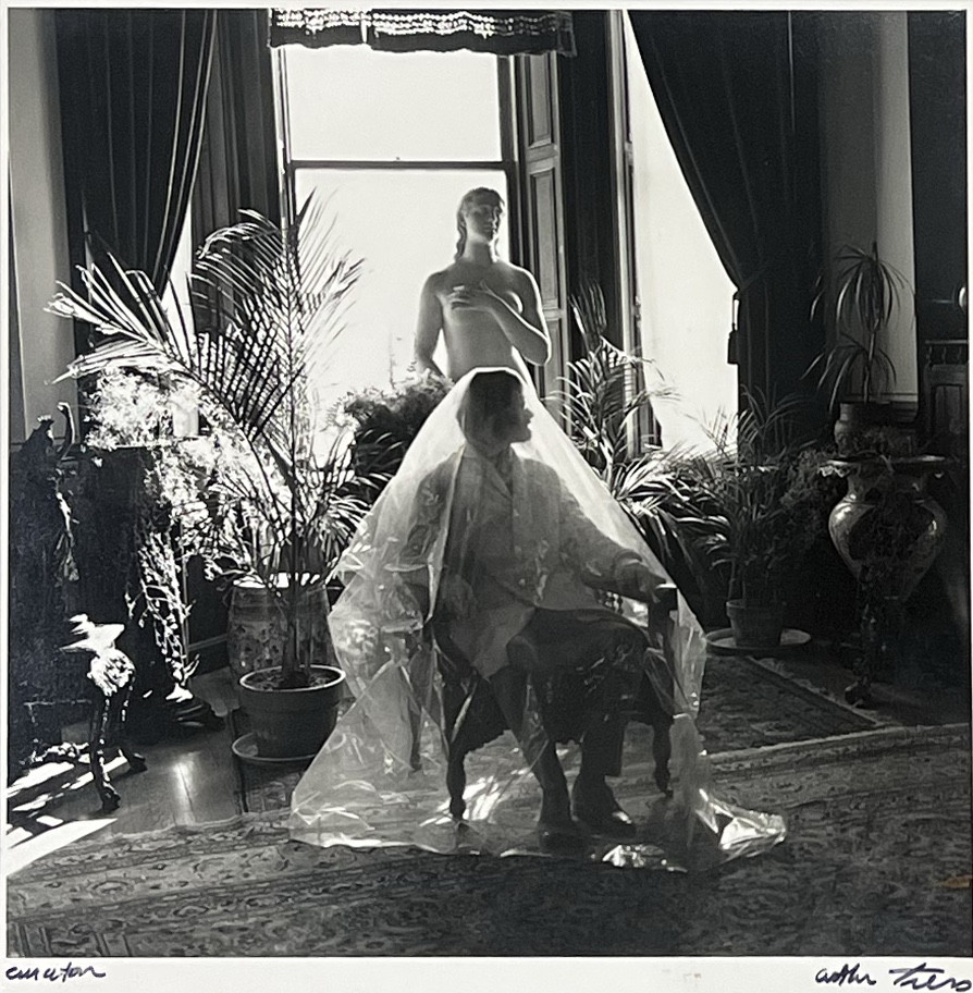 Arthur Tress - Curator - Épreuve Argentique - 1980-photo-2