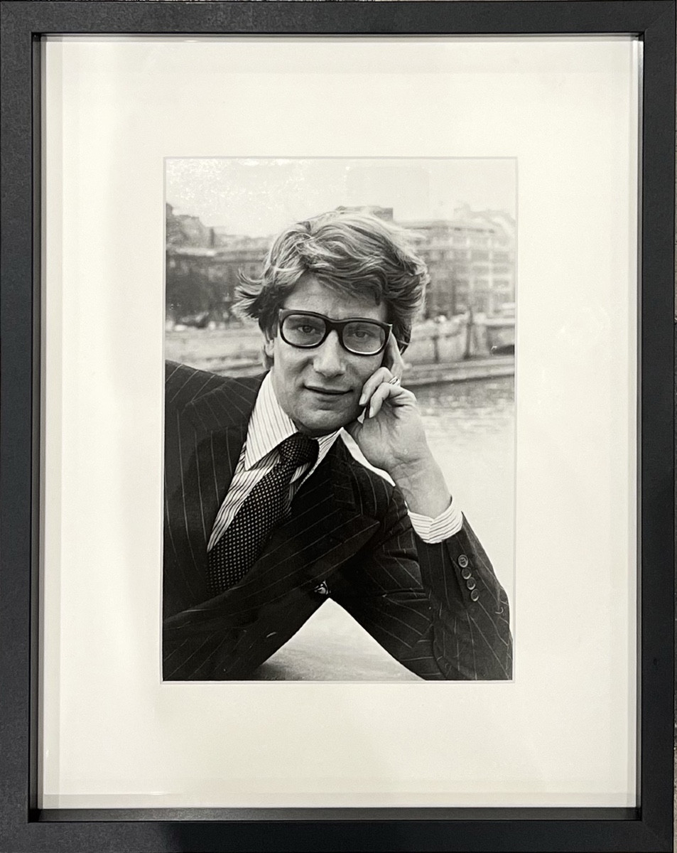Timothy David Jenkins - Yves Saint-Laurent pont parisien - Épreuve argentique - 1980