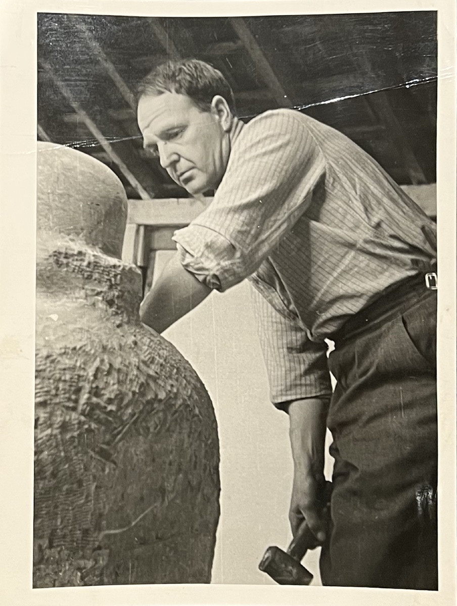 Howard Coster - Henry Moore - Silver Gelatin Print - 1944-photo-4