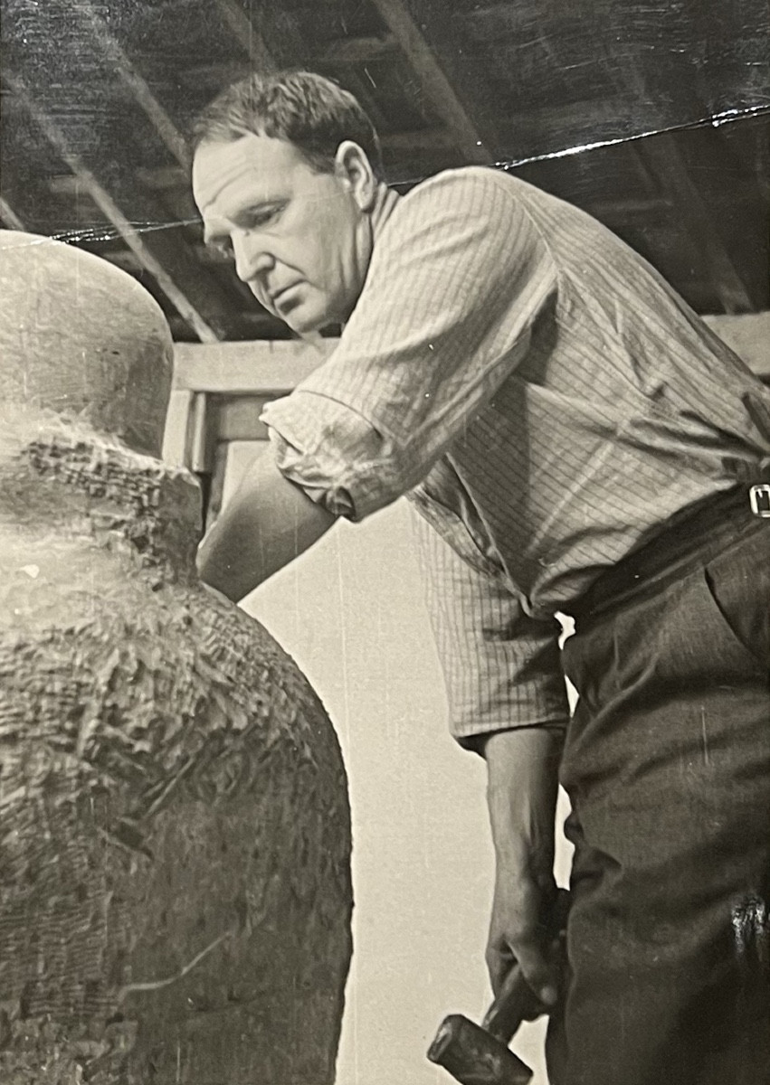 Howard Coster - Henry Moore - Silver Gelatin Print - 1944