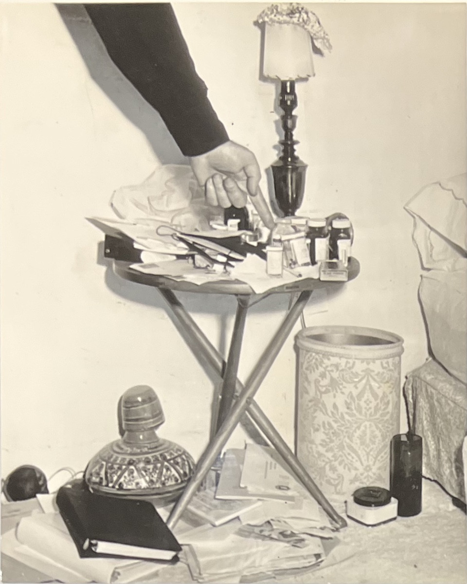  Agence Keystone - Marylin Monroe - flacons de médicaments vides - Hollywood - Août 1962