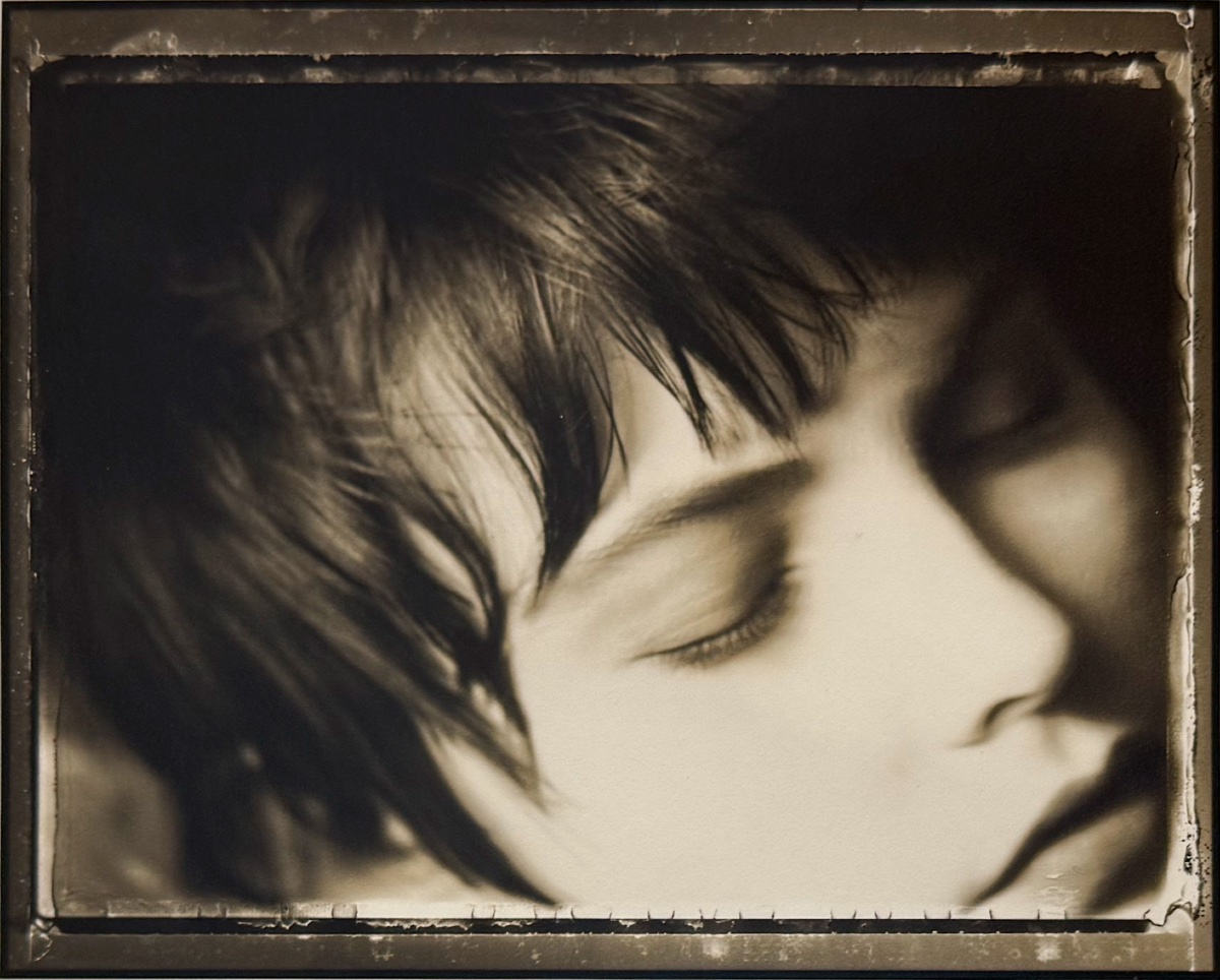 Sarah Moon - Yael Raich - 1995 - Épreuve argentique sépia