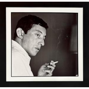 Nicolas Treatt - Serge Gainsbourg à la cigarette, avenue Bugeaud - Photographie inédite - 1963
