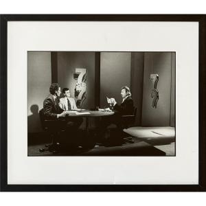 Michel Giniès - Serge Gainsbourg enflamme ses 500 francs - Photographie originale - 1984