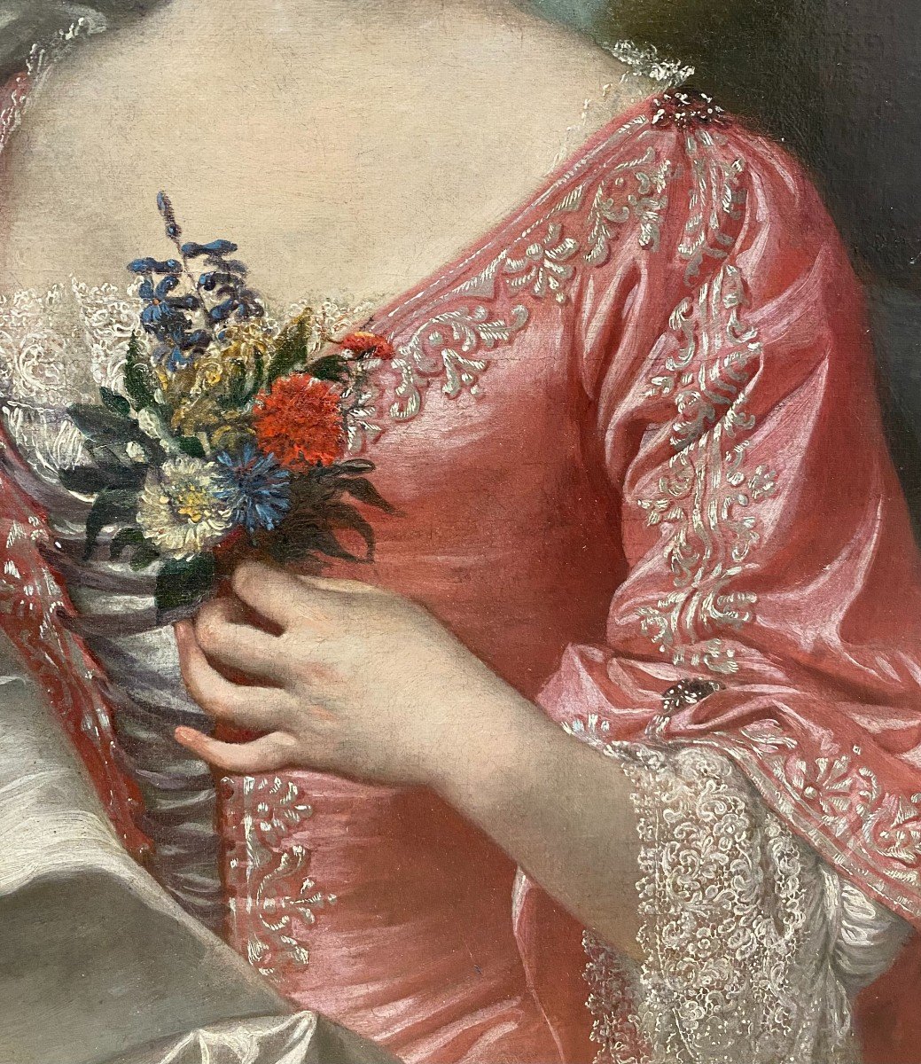 Louis TOCQUE (1696-1772)- attribué- Portrait d'une dame au bouquet d'œillets-photo-2