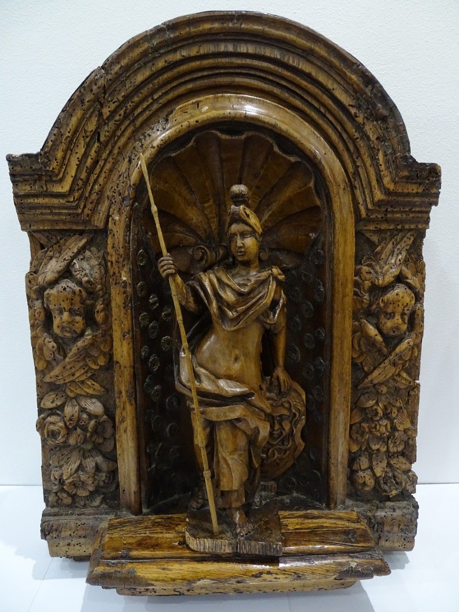 Minerve Dans Une Niche Architecturée