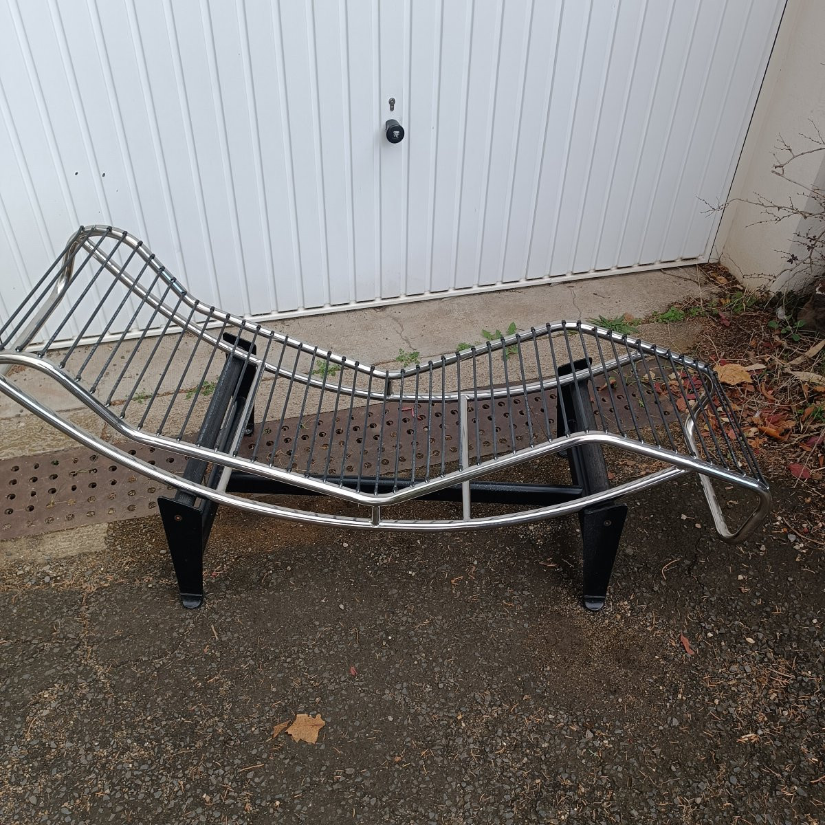 Le Corbusier Lc4 Chaise Longue In Black Leather -photo-5