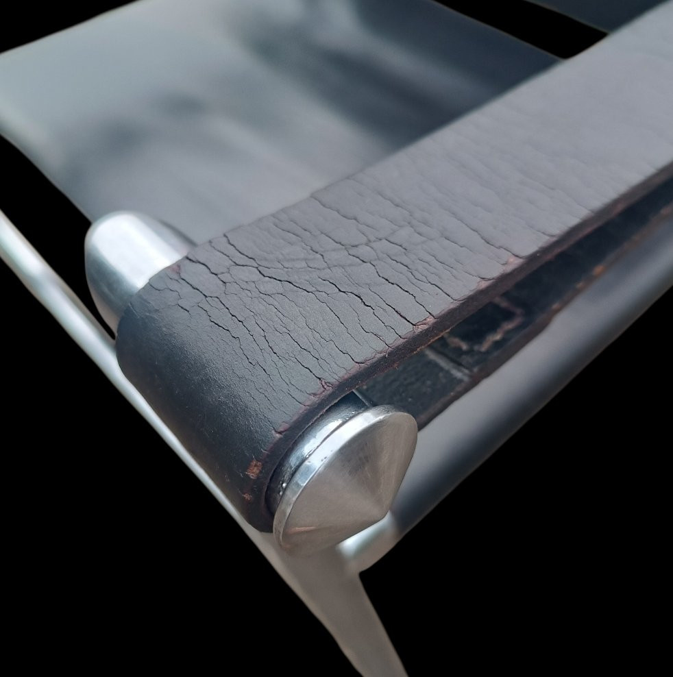 Lc1 Armchair By Le Corbusier Cassina -photo-2