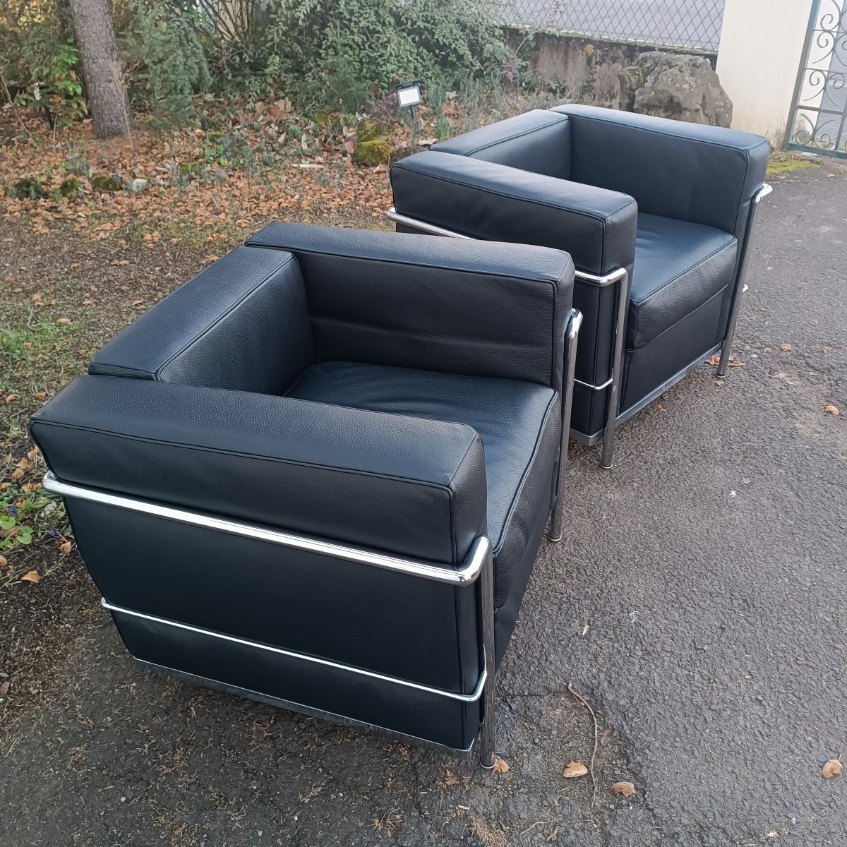 Paire de fauteuils LC2 Le Corbusier Cassina -photo-3