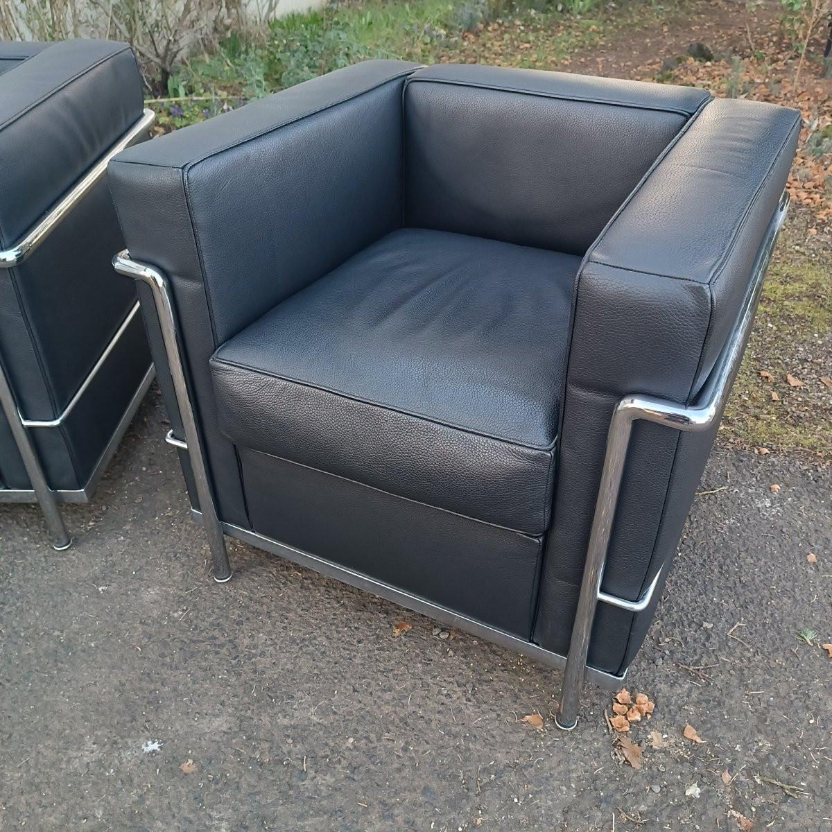 Paire de fauteuils LC2 Le Corbusier Cassina -photo-4