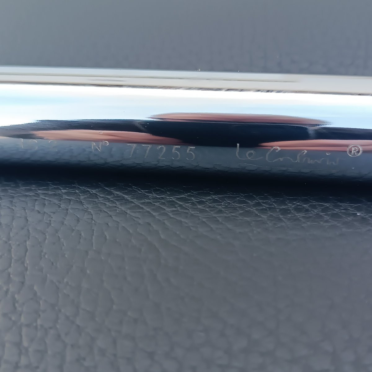 Paire de fauteuils LC2 Le Corbusier Cassina -photo-1