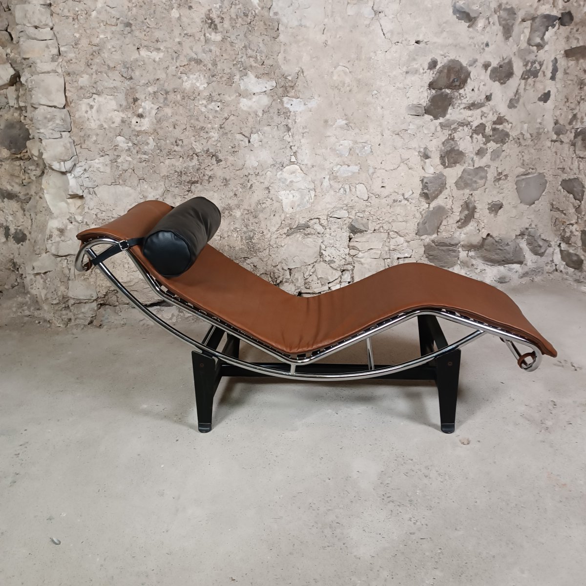 Le Corbusier Lc4 Chaise Longue By Cassina -photo-3