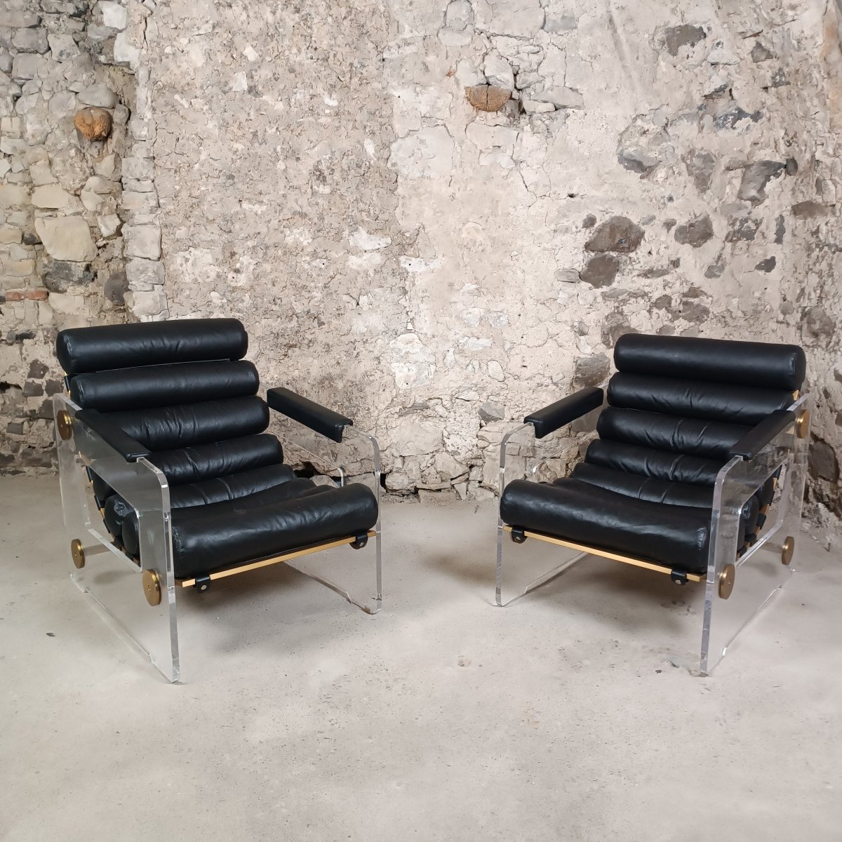 Pair Of Firo Armchairs -photo-2