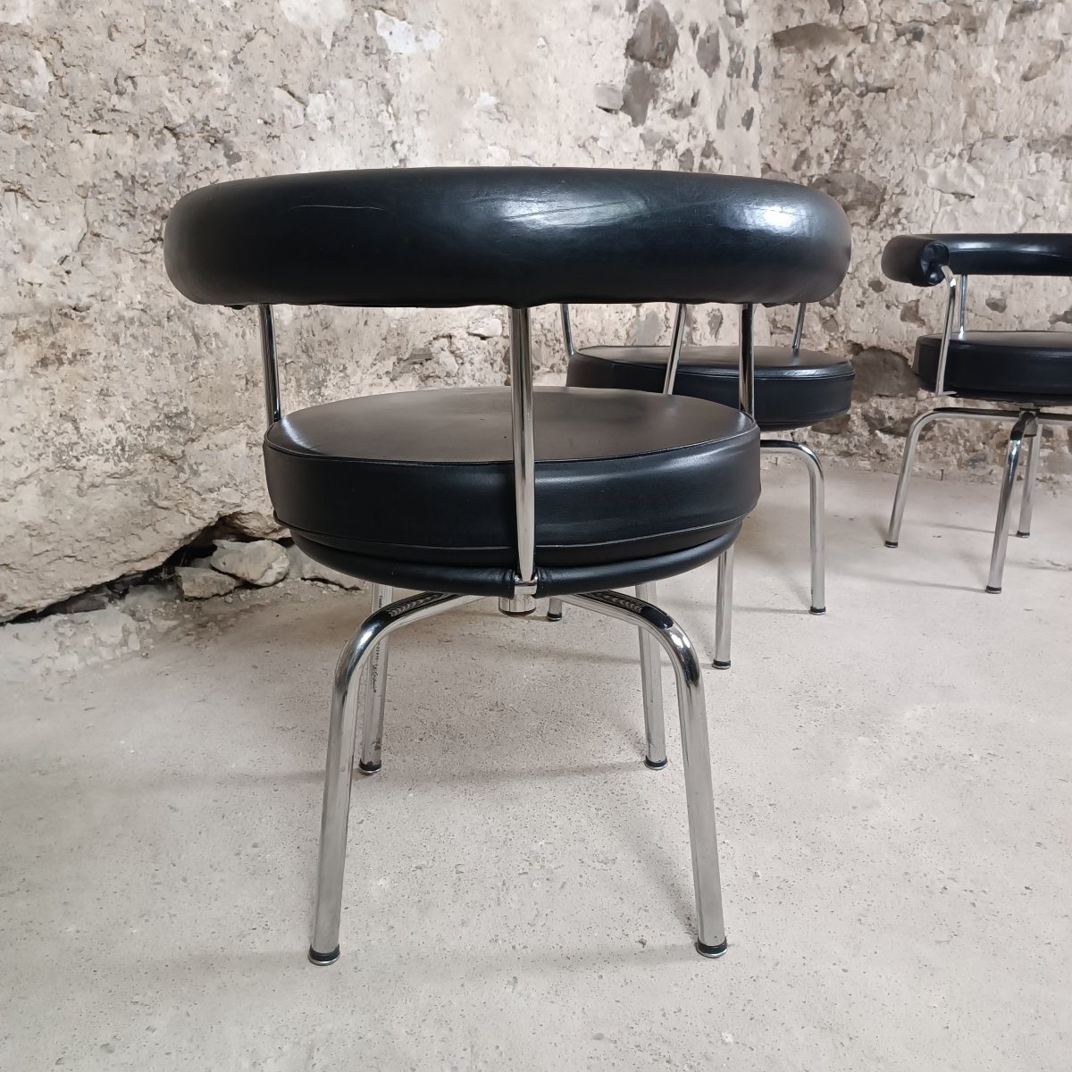 Lc7 Swivel Armchair By Le Corbusier, Cassina -photo-2