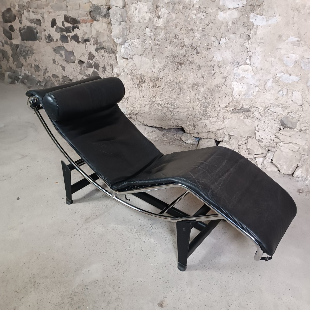 Le Corbusier Lc4 Chaise Longue By Cassina -photo-2