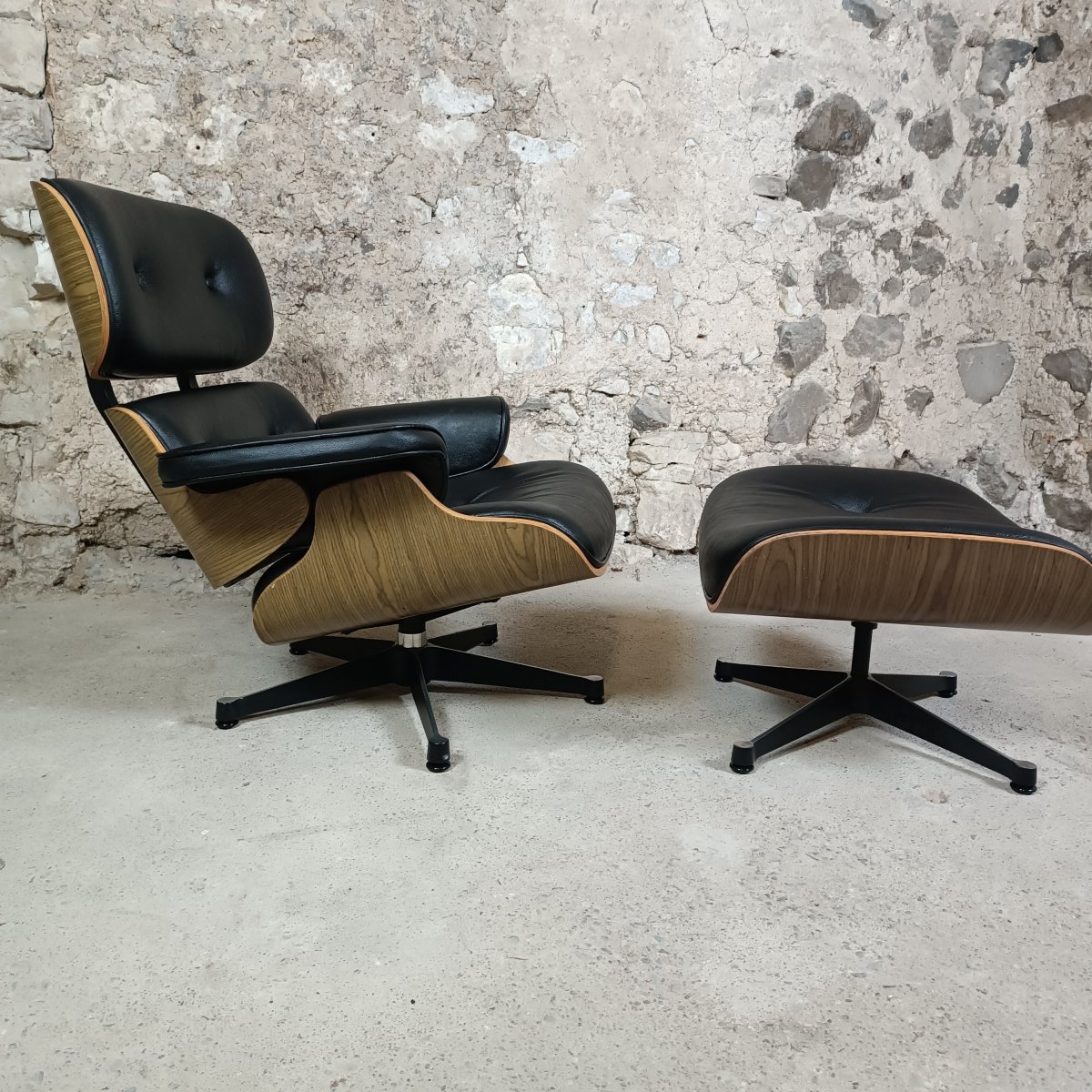 Ray & Charles Eames Lounge Chair -photo-2