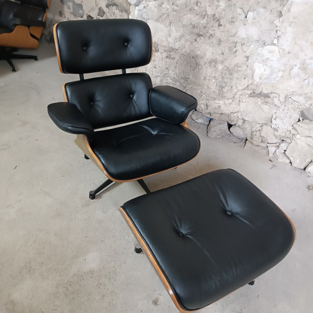 Ray & Charles Eames Lounge Chair -photo-3