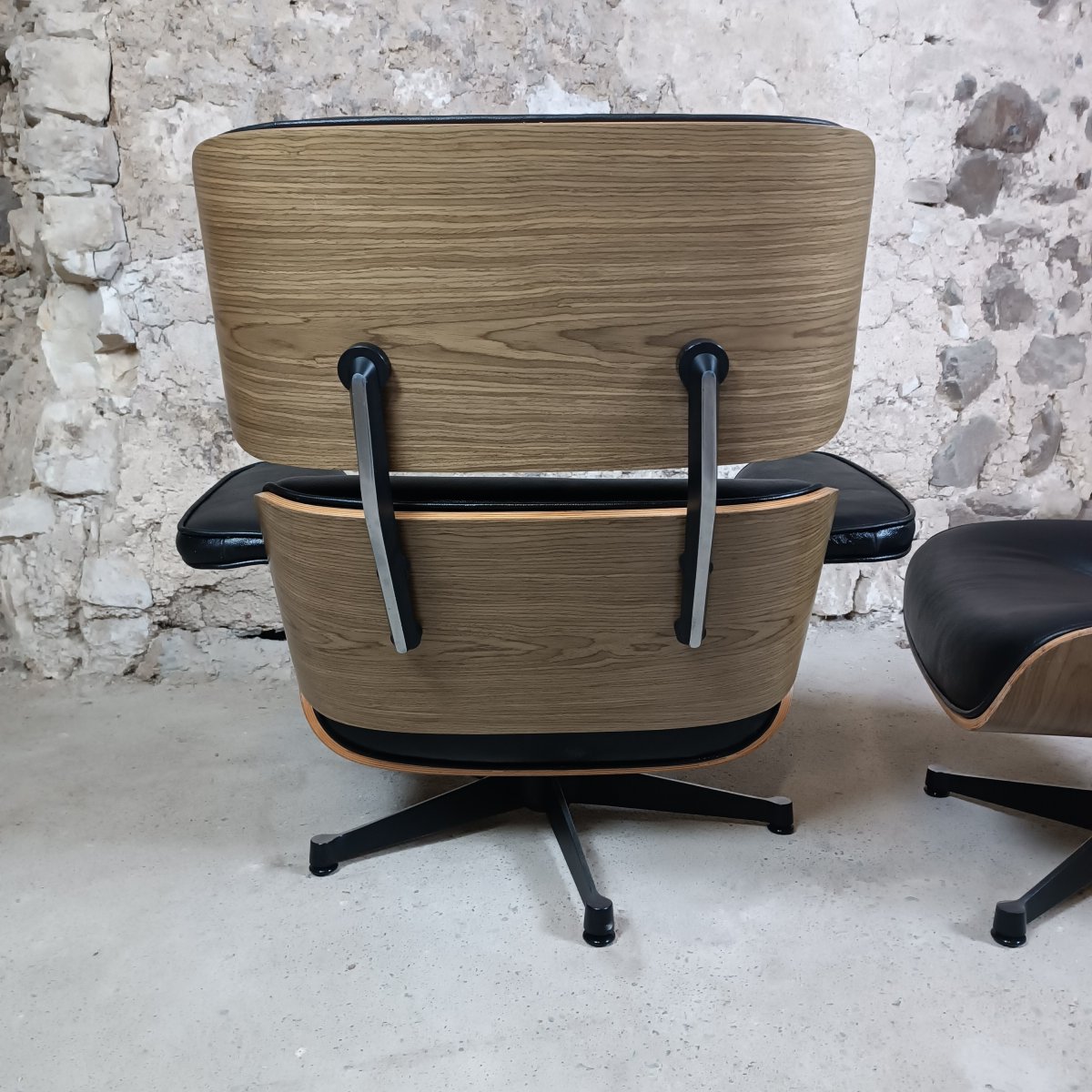 Ray & Charles Eames Lounge Chair -photo-4