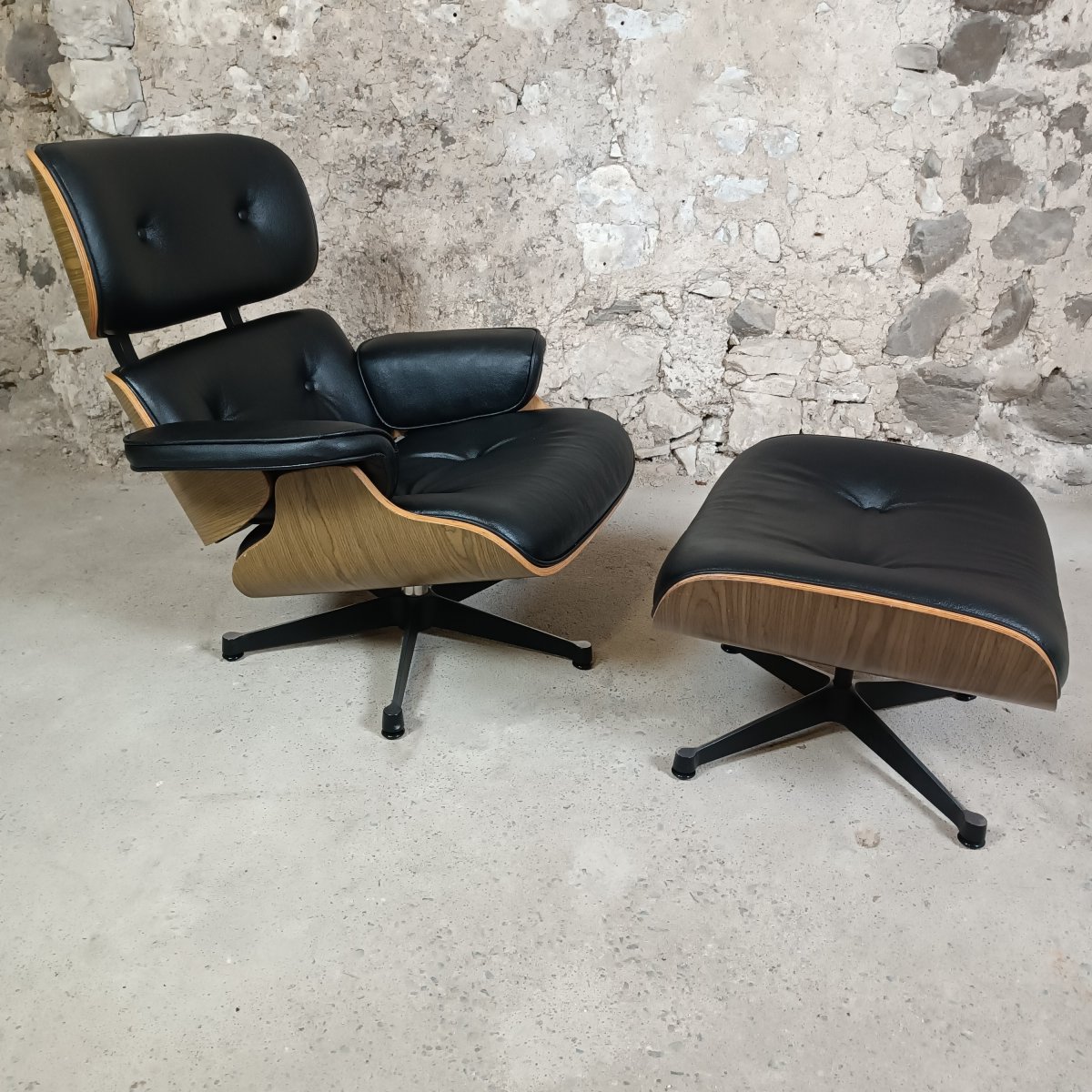 Ray & Charles Eames Lounge Chair 