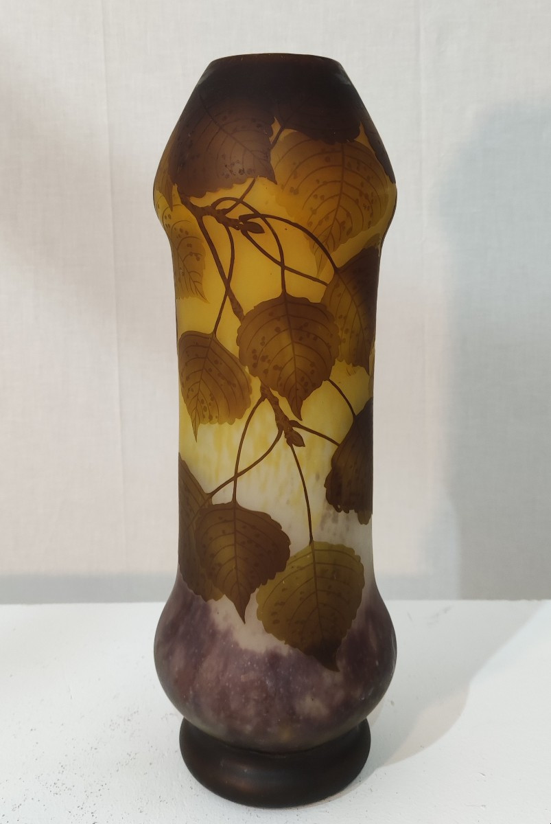 Vase DAUM Nancy feuilles de noisetiers, croix de Lorraine