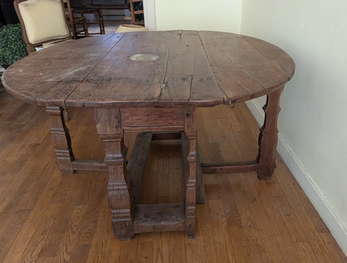 Rare 17th Century Table, Gateleg Style, Opening Legs