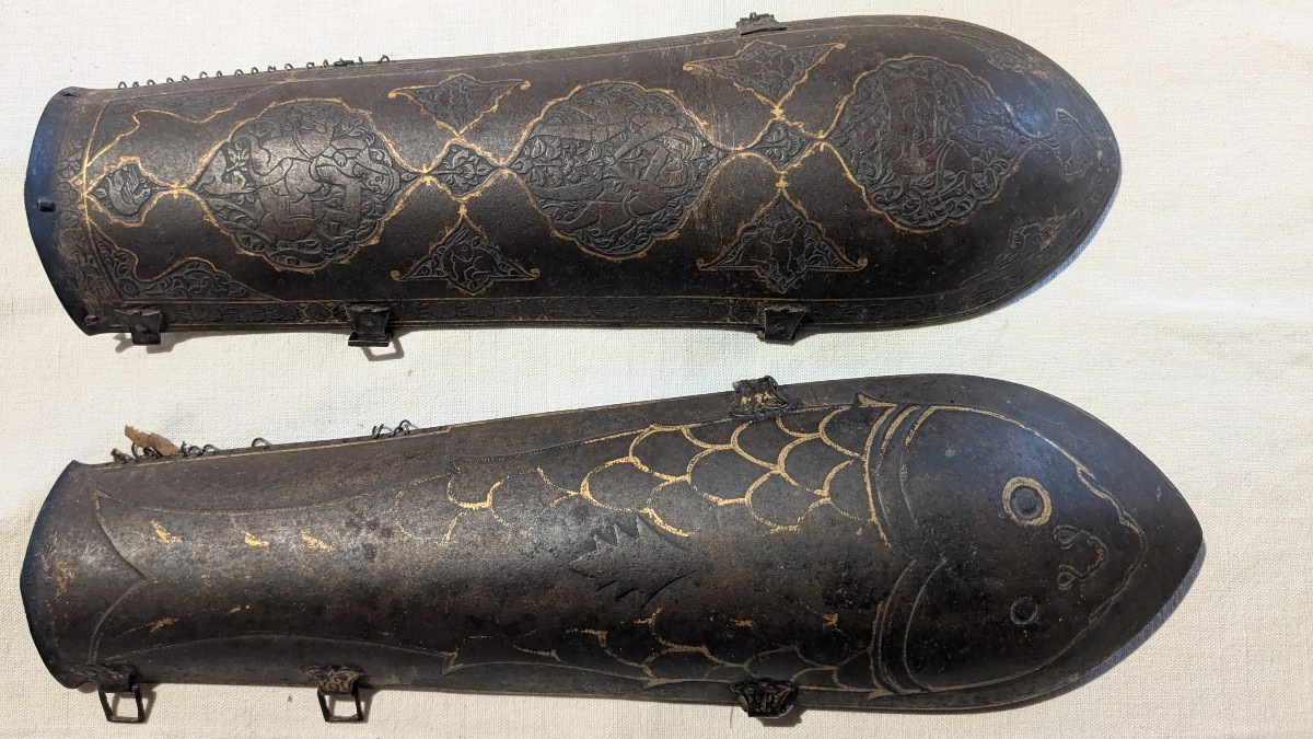 2 19th Century Indian Bazu Bands, Gilded And Chiseled Decorations