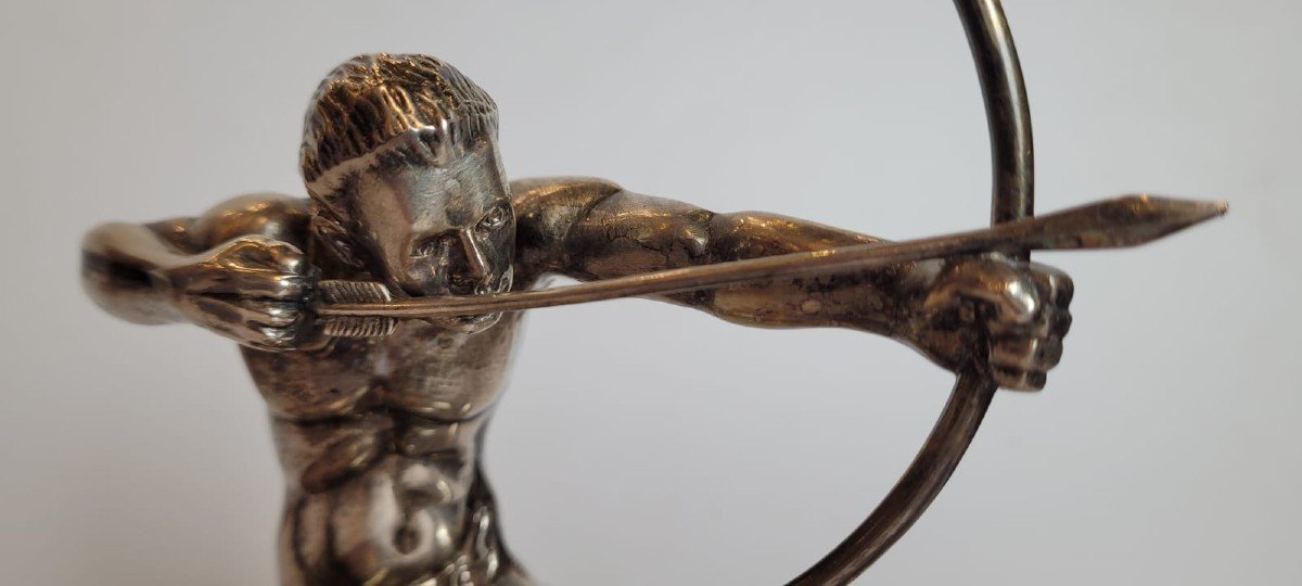 Automotive Mascot In Silver Bronze-photo-3