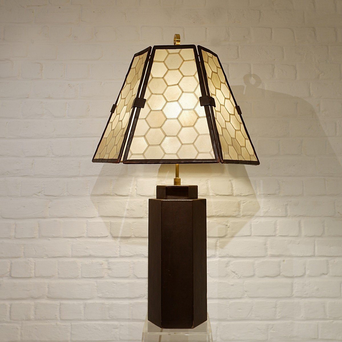 Lampe En Cuir Et Abat Jour En Parchemin, Vers 1970