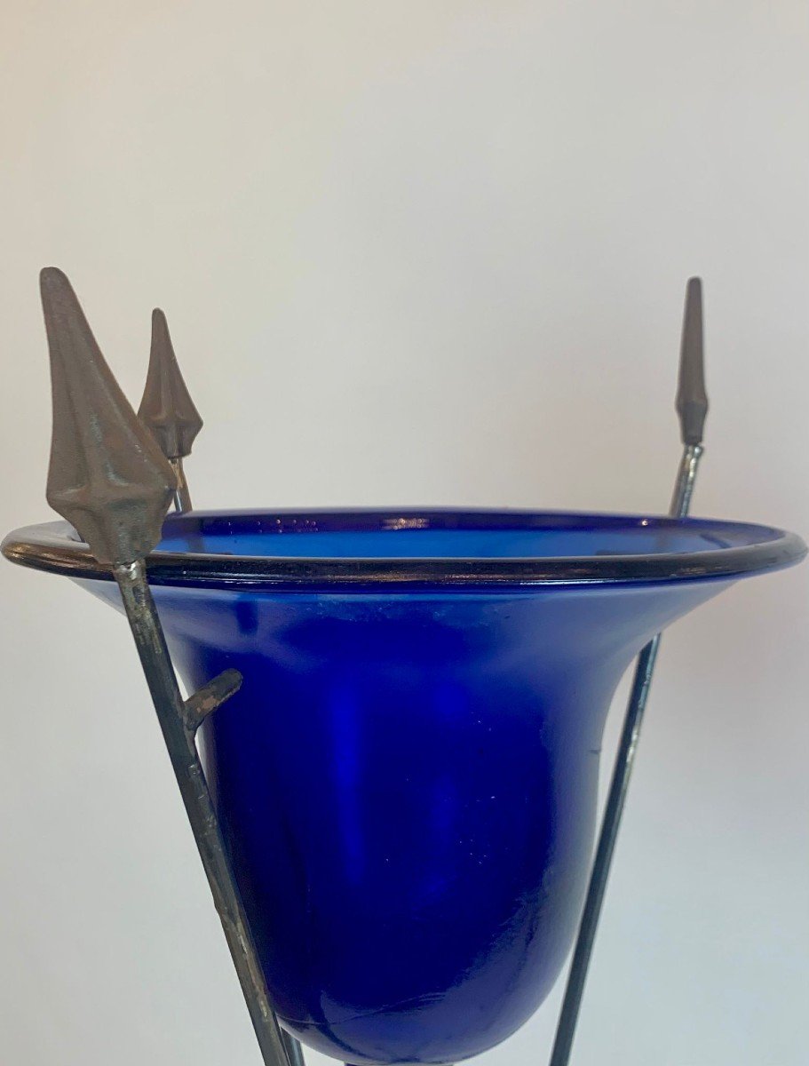 Pair Of Glass Basins On Arrow Feet-photo-7