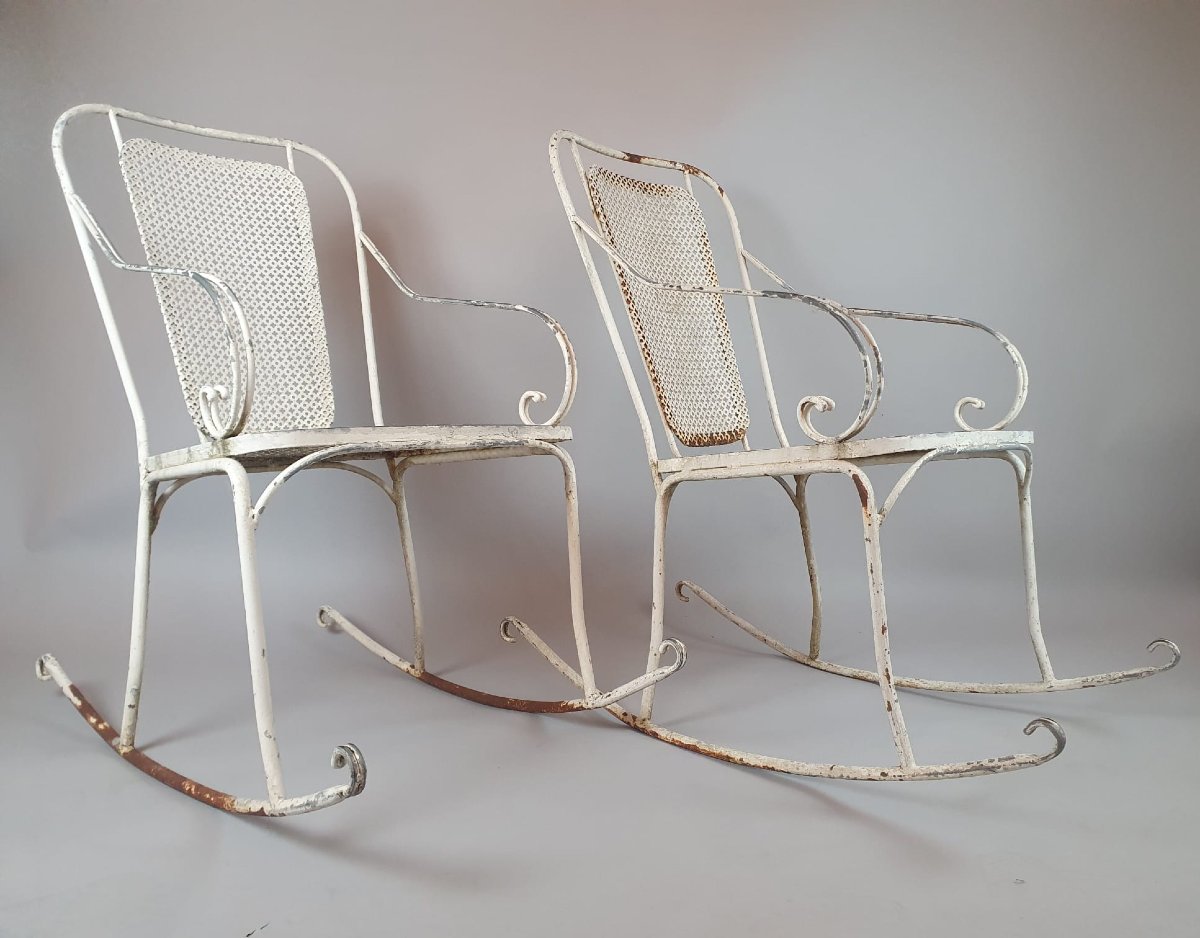 Paire De Rocking Chair En Fer Forgé Et Métal Perforé, Vers 1960-photo-3