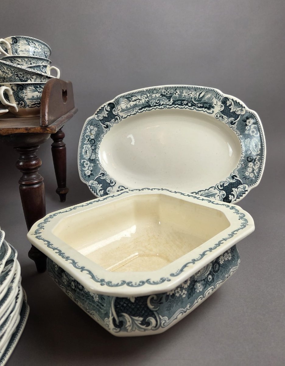 Part Of A Maastricht Earthenware Dinner Service, Victoria Model, Early 20th Century-photo-3
