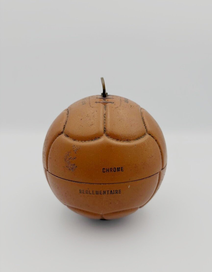 Occer Ball Cigarette Dispenser-photo-1
