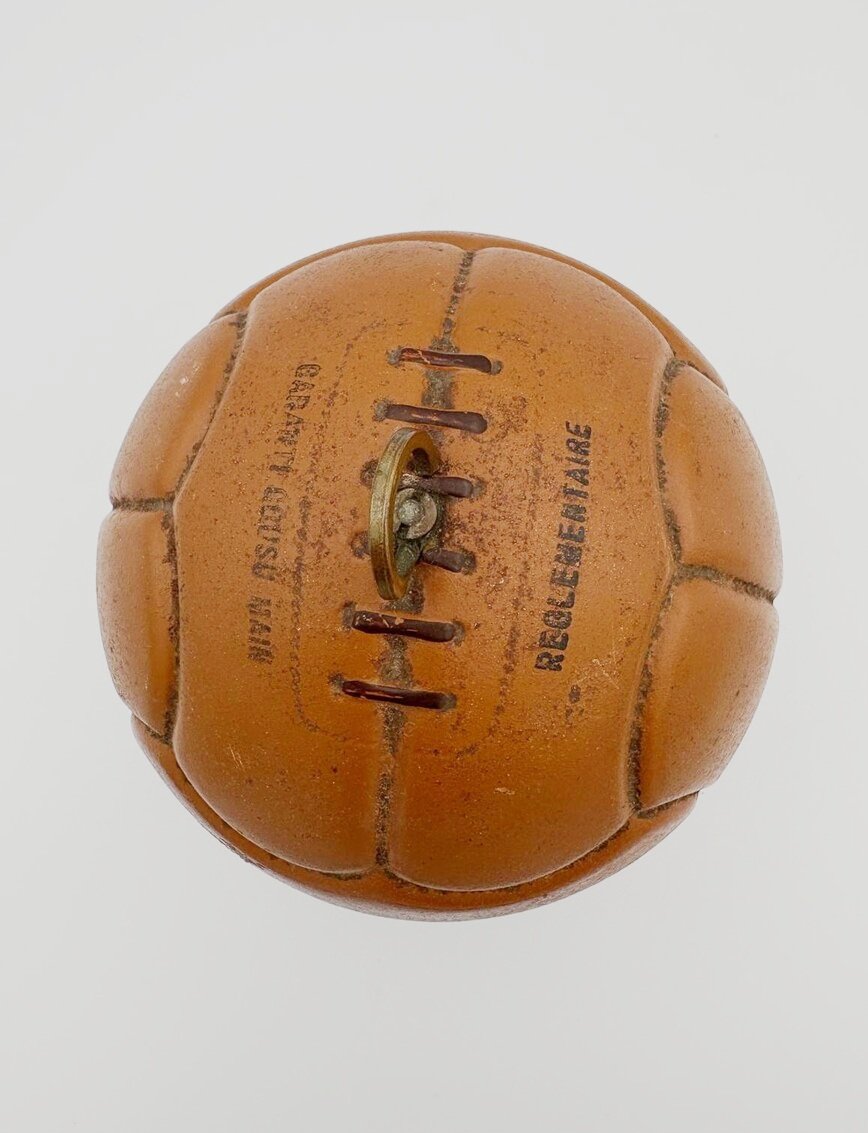 Occer Ball Cigarette Dispenser-photo-3