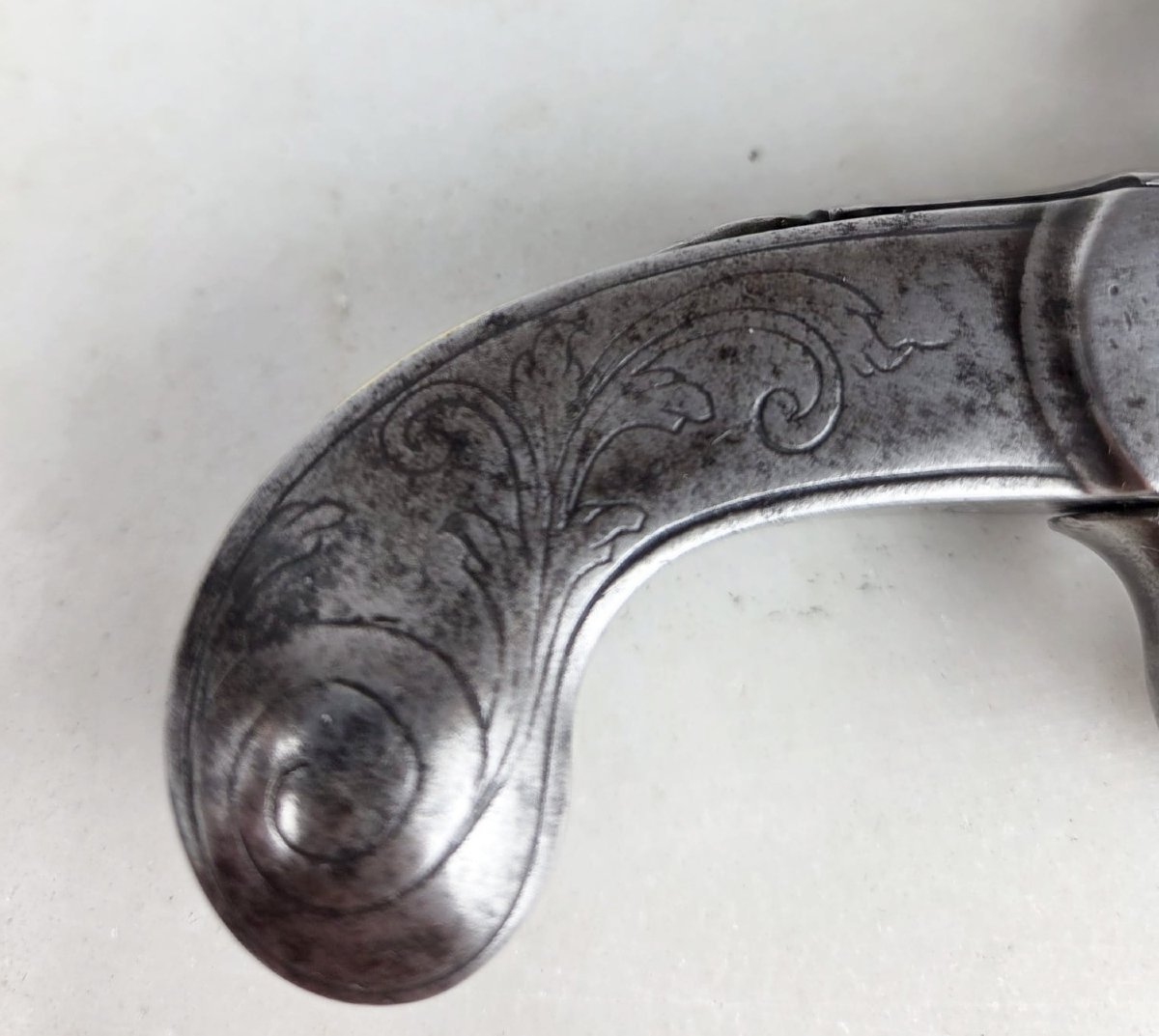 Paire de pistolets en fer, Angleterre vers 1740-photo-4