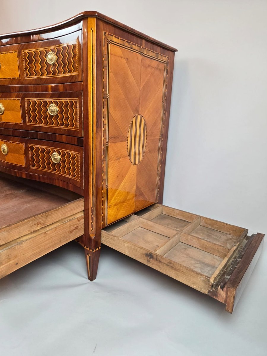 Commode marquetée avec  double compartiments secrets , 18th-photo-5