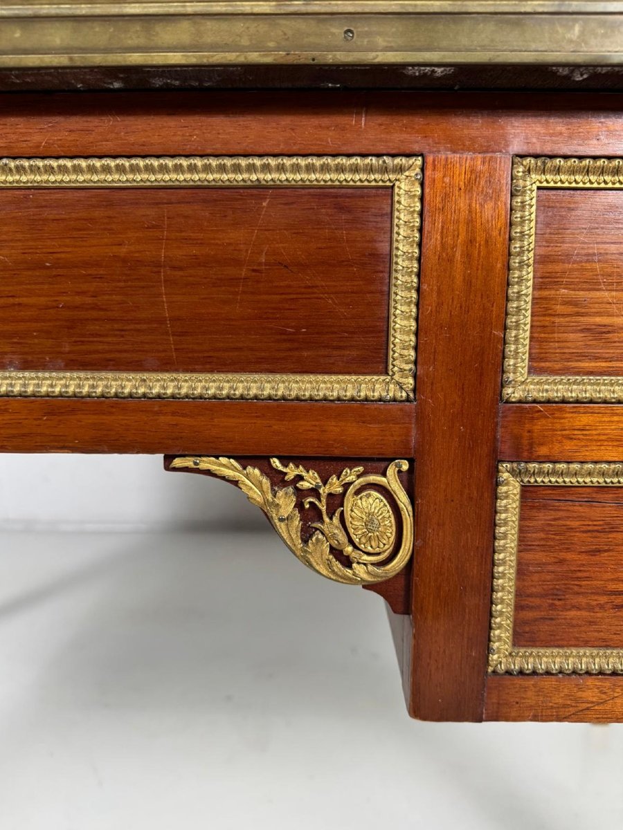 Bureau plat de style Louis XVI en acajou et bronzes dorés,  début 19th-photo-6