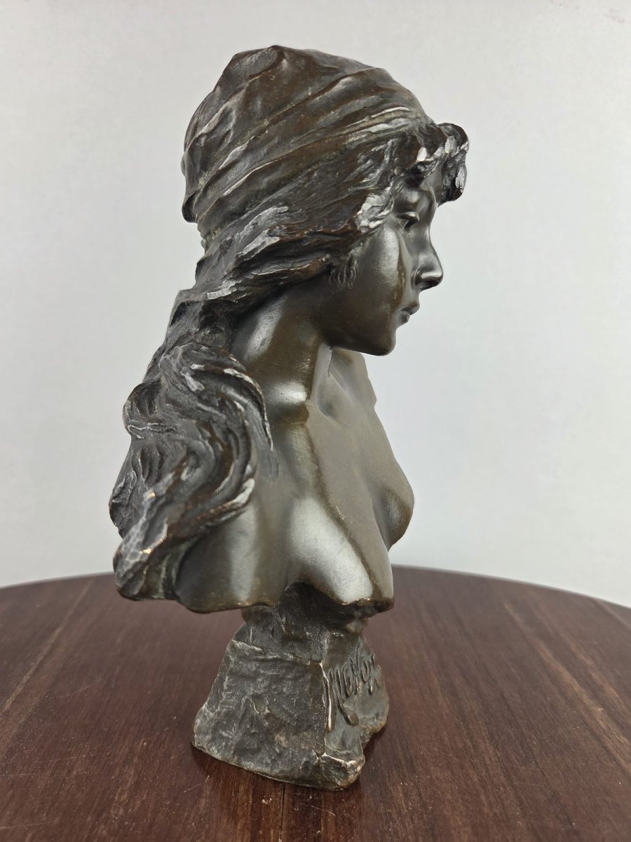 Villanis, petit buste en bronze à patine brune "Mignon"-photo-3
